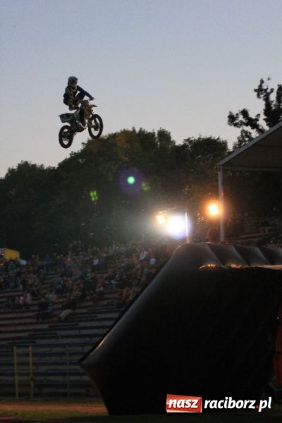 Zdjęcie w galerii na portalu naszraciborz.pl: Kaskaderskie show na stadionie OSiR-u wiadomości z regionu
