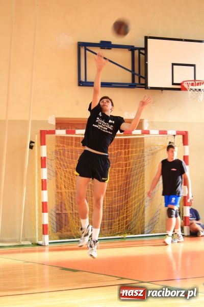 Zdjęcie w galerii na portalu naszraciborz.pl: Siatkarskie zmagania w ZSBiRR wiadomości z regionu