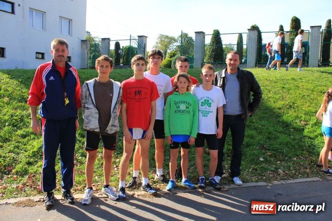 Zdjęcie w galerii na portalu naszraciborz.pl: Finał miejski Sztafetowych Biegów Przełajowych wiadomości z regionu