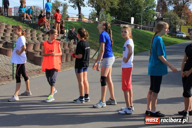 Zdjęcie w galerii na portalu naszraciborz.pl: Finał miejski Sztafetowych Biegów Przełajowych wiadomości z regionu