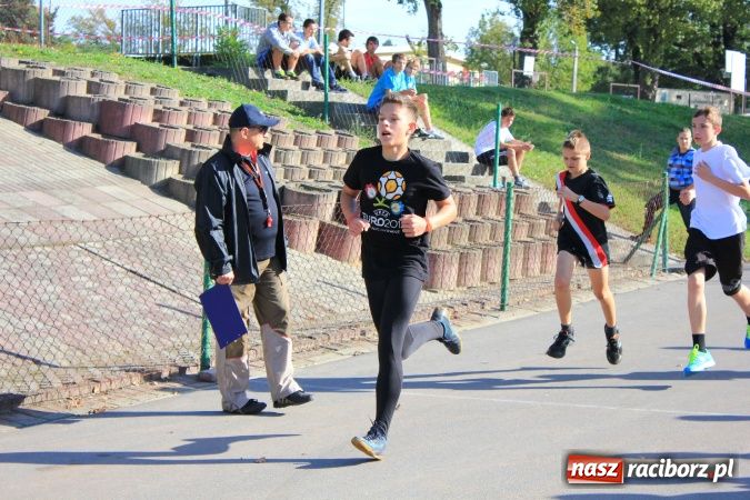 Zdjęcie w galerii na portalu naszraciborz.pl: Finał miejski Sztafetowych Biegów Przełajowych wiadomości z regionu