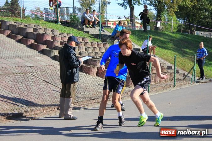 Zdjęcie w galerii na portalu naszraciborz.pl: Finał miejski Sztafetowych Biegów Przełajowych wiadomości z regionu