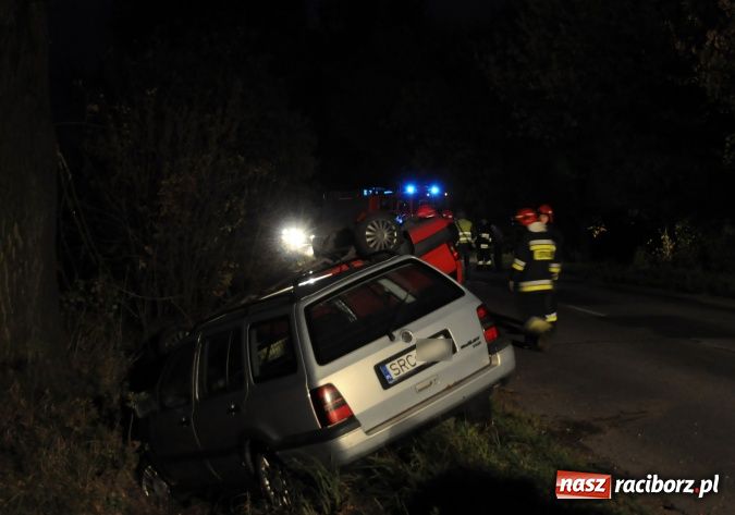Zdjęcie w galerii na portalu naszraciborz.pl: Zderzenie dwóch raciborskich samochodów na drodze Racibórz-Lubomia wiadomości z regionu