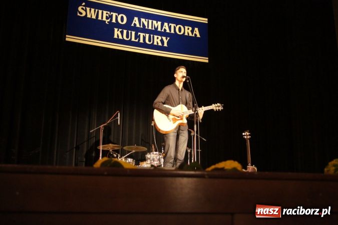 Zdjęcie w galerii na portalu naszraciborz.pl: Piotr Lisiecki dał koncert w RCK-u przy Chopina wiadomości z regionu