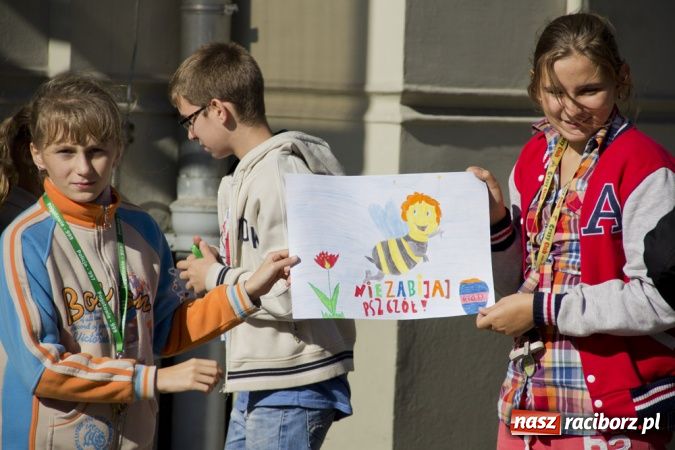 Zdjęcie w galerii na portalu naszraciborz.pl: Polsko-czeski happening na raciborskim Rynku wiadomości z regionu