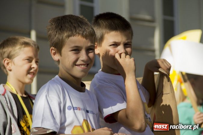 Zdjęcie w galerii na portalu naszraciborz.pl: Polsko-czeski happening na raciborskim Rynku wiadomości z regionu