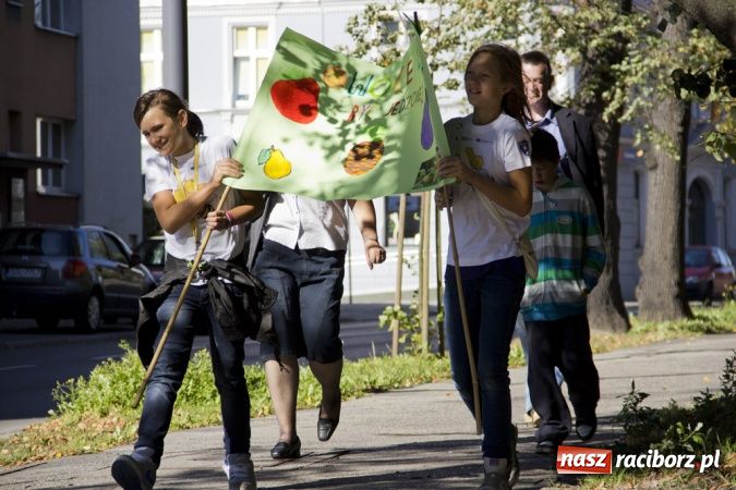 Zdjęcie w galerii na portalu naszraciborz.pl: Polsko-czeski happening na raciborskim Rynku wiadomości z regionu