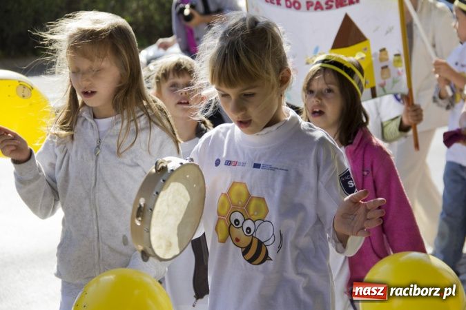 Zdjęcie w galerii na portalu naszraciborz.pl: Polsko-czeski happening na raciborskim Rynku wiadomości z regionu