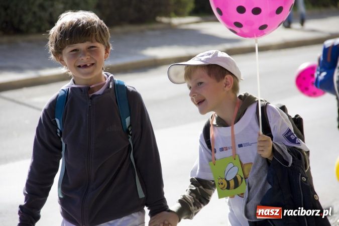 Zdjęcie w galerii na portalu naszraciborz.pl: Polsko-czeski happening na raciborskim Rynku wiadomości z regionu