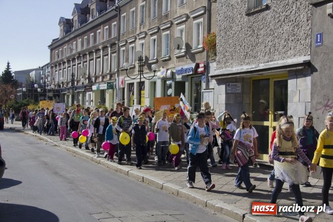 Zdjęcie w galerii na portalu naszraciborz.pl: Polsko-czeski happening na raciborskim Rynku wiadomości z regionu