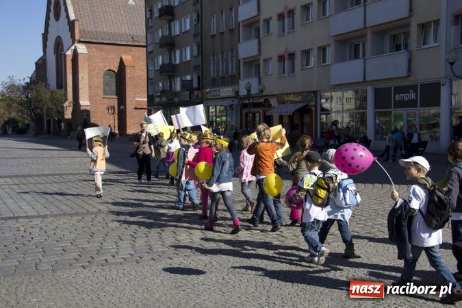 Zdjęcie w galerii na portalu naszraciborz.pl: Polsko-czeski happening na raciborskim Rynku wiadomości z regionu