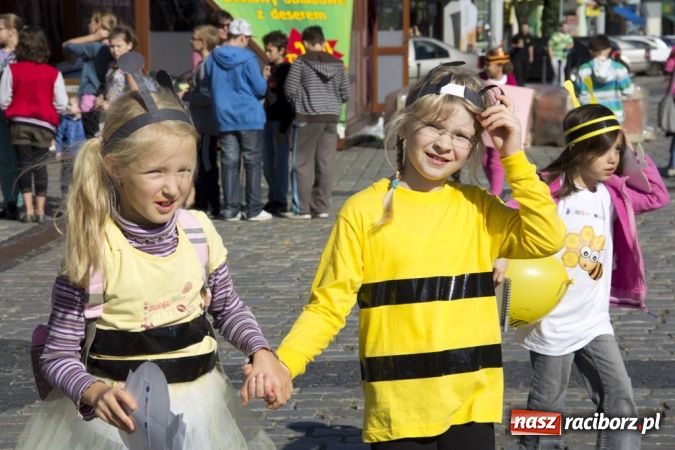 Zdjęcie w galerii na portalu naszraciborz.pl: Polsko-czeski happening na raciborskim Rynku wiadomości z regionu