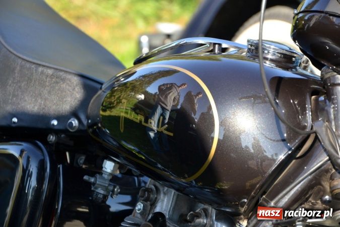 Zdjęcie w galerii na portalu naszraciborz.pl: Miłośniczki i miłośnicy oldtimerów kończą sezon w Zabełkowie wiadomości z regionu