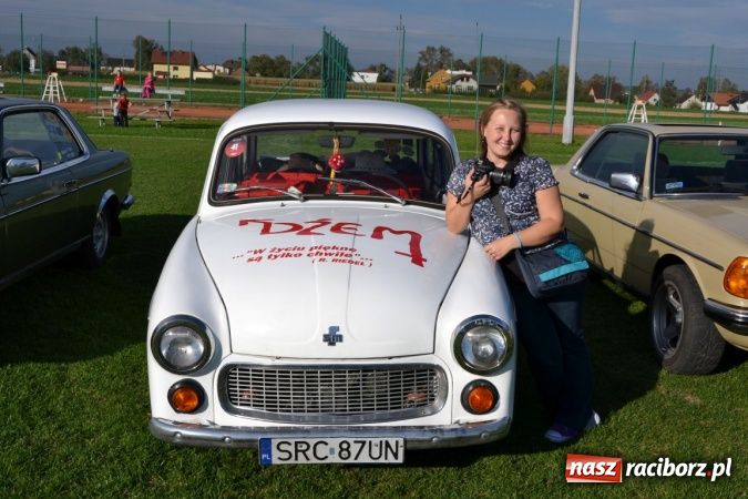 Zdjęcie w galerii na portalu naszraciborz.pl: Miłośniczki i miłośnicy oldtimerów kończą sezon w Zabełkowie wiadomości z regionu