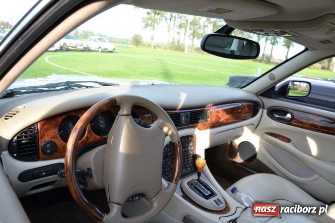 Zdjęcie w galerii na portalu naszraciborz.pl: Miłośniczki i miłośnicy oldtimerów kończą sezon w Zabełkowie wiadomości z regionu