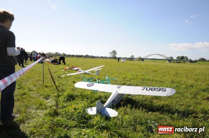Zdjęcie w galerii na portalu naszraciborz.pl: Wielkie latanie nad Ulgą wiadomości z regionu