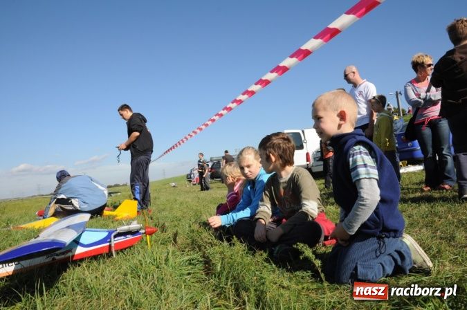 Zdjęcie w galerii na portalu naszraciborz.pl: Wielkie latanie nad Ulgą wiadomości z regionu