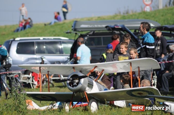 Zdjęcie w galerii na portalu naszraciborz.pl: Wielkie latanie nad Ulgą wiadomości z regionu