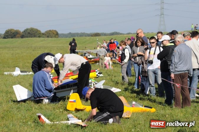 Zdjęcie w galerii na portalu naszraciborz.pl: Wielkie latanie nad Ulgą wiadomości z regionu