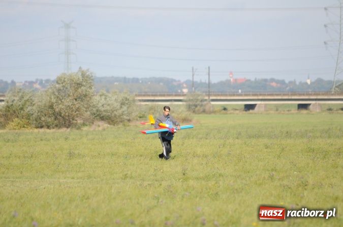 Zdjęcie w galerii na portalu naszraciborz.pl: Wielkie latanie nad Ulgą wiadomości z regionu