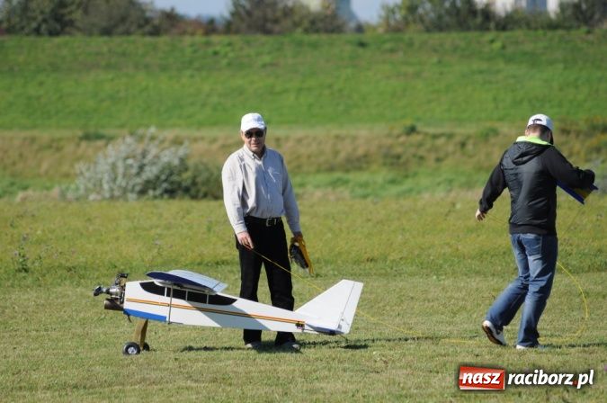 Zdjęcie w galerii na portalu naszraciborz.pl: Wielkie latanie nad Ulgą wiadomości z regionu