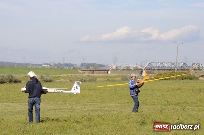 Zdjęcie w galerii na portalu naszraciborz.pl: Wielkie latanie nad Ulgą wiadomości z regionu
