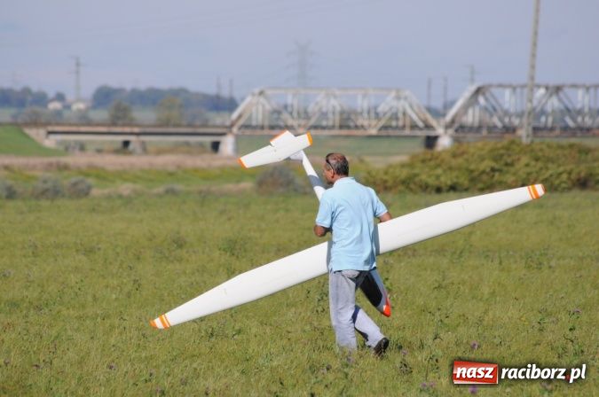 Zdjęcie w galerii na portalu naszraciborz.pl: Wielkie latanie nad Ulgą wiadomości z regionu