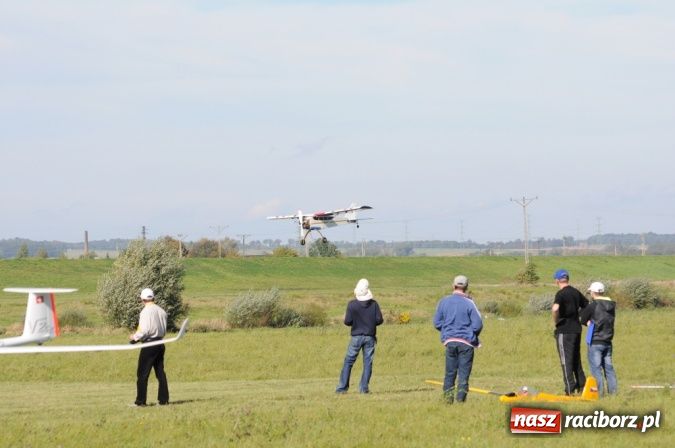 Zdjęcie w galerii na portalu naszraciborz.pl: Wielkie latanie nad Ulgą wiadomości z regionu