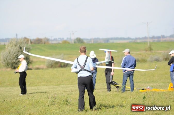 Zdjęcie w galerii na portalu naszraciborz.pl: Wielkie latanie nad Ulgą wiadomości z regionu