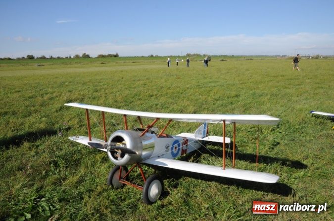 Zdjęcie w galerii na portalu naszraciborz.pl: Wielkie latanie nad Ulgą wiadomości z regionu