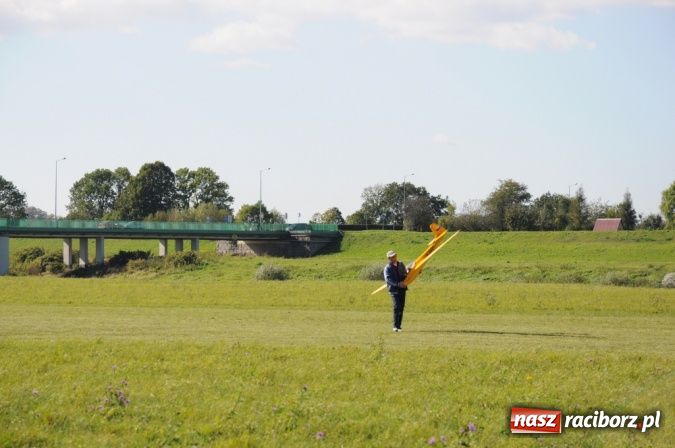 Zdjęcie w galerii na portalu naszraciborz.pl: Wielkie latanie nad Ulgą wiadomości z regionu
