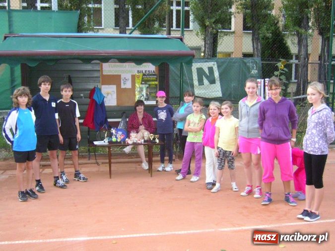 Zdjęcie w galerii na portalu naszraciborz.pl: Puchary pojechały do Lubomi wiadomości z regionu