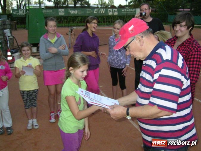 Zdjęcie w galerii na portalu naszraciborz.pl: Puchary pojechały do Lubomi wiadomości z regionu