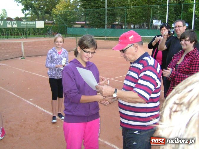 Zdjęcie w galerii na portalu naszraciborz.pl: Puchary pojechały do Lubomi wiadomości z regionu