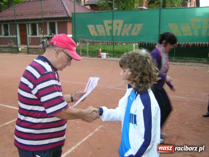 Zdjęcie w galerii na portalu naszraciborz.pl: Puchary pojechały do Lubomi wiadomości z regionu