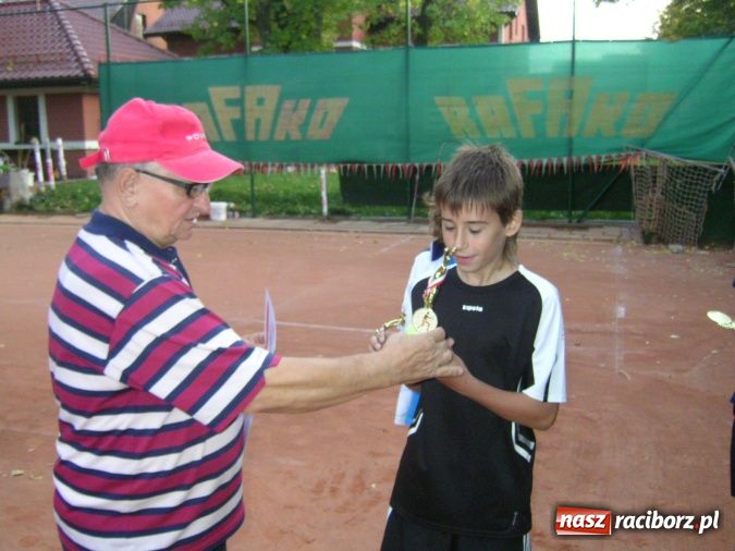 Zdjęcie w galerii na portalu naszraciborz.pl: Puchary pojechały do Lubomi wiadomości z regionu