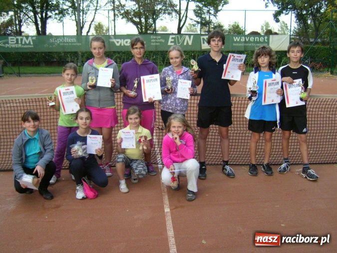 Zdjęcie w galerii na portalu naszraciborz.pl: Puchary pojechały do Lubomi wiadomości z regionu