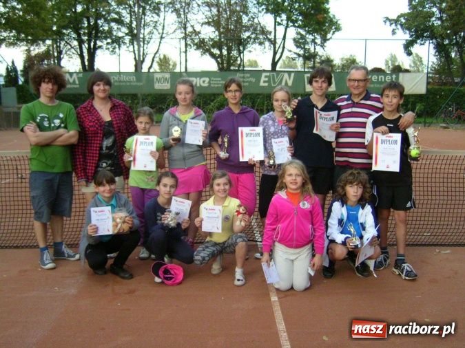 Zdjęcie w galerii na portalu naszraciborz.pl: Puchary pojechały do Lubomi wiadomości z regionu