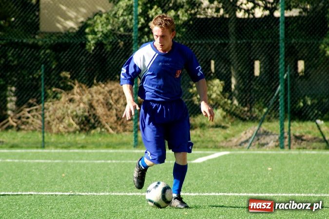 Zdjęcie w galerii na portalu naszraciborz.pl: Puchar prezesa trafił do Hurtowni wiadomości z regionu