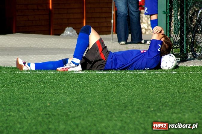 Zdjęcie w galerii na portalu naszraciborz.pl: Puchar prezesa trafił do Hurtowni wiadomości z regionu