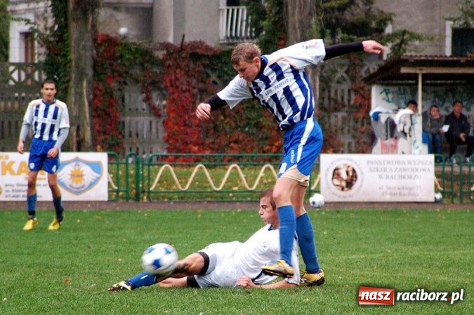 Zdjęcie w galerii na portalu naszraciborz.pl: Deszczowa kanonada Odry wiadomości z regionu