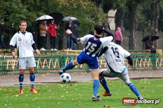 Zdjęcie w galerii na portalu naszraciborz.pl: Deszczowa kanonada Odry wiadomości z regionu