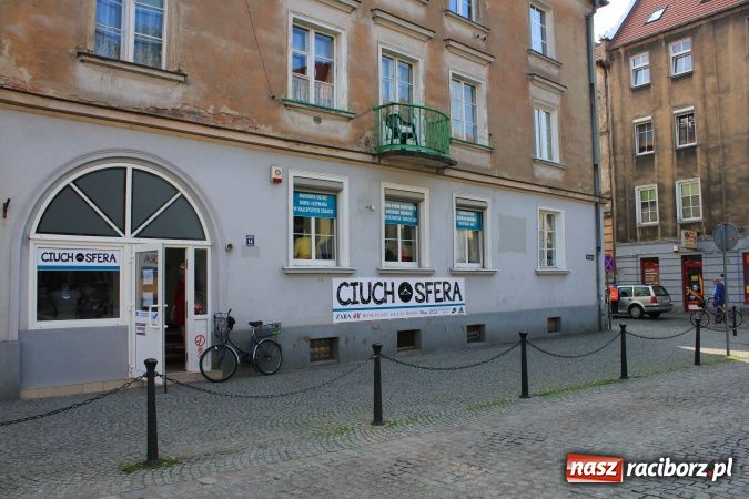 Zdjęcie w galerii na portalu naszraciborz.pl: Świetne ubrania za grosze! wiadomości z regionu