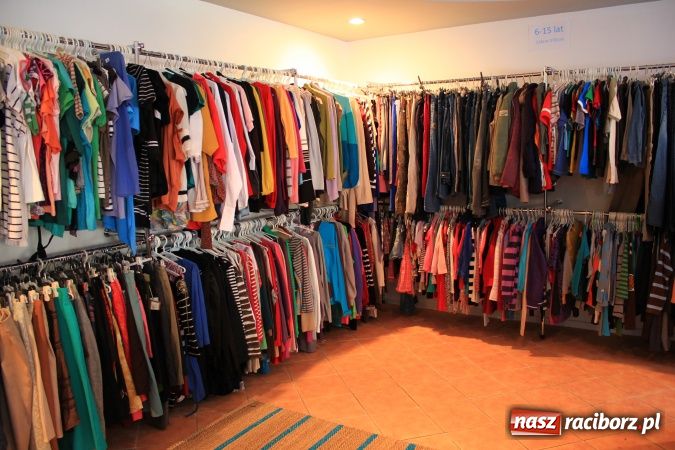 Zdjęcie w galerii na portalu naszraciborz.pl: Świetne ubrania za grosze! wiadomości z regionu