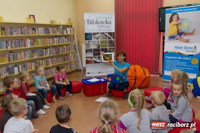 Zdjęcie w galerii na portalu naszraciborz.pl: Cała Polska czyta dzieciom po angielsku wiadomości z regionu