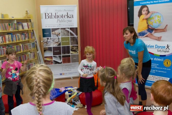 Zdjęcie w galerii na portalu naszraciborz.pl: Cała Polska czyta dzieciom po angielsku wiadomości z regionu