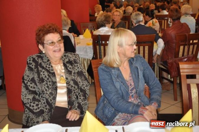 Zdjęcie w galerii na portalu naszraciborz.pl: Nauczyciele seniorzy z Związku Nauczycielstwa Polskiego świętują w Raciborskiej wiadomości z regionu