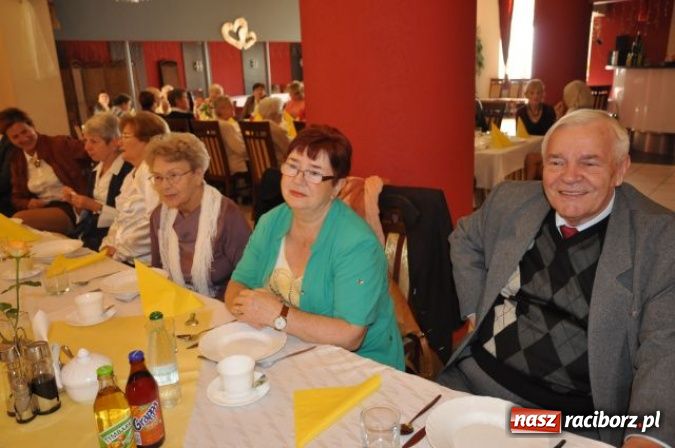 Zdjęcie w galerii na portalu naszraciborz.pl: Nauczyciele seniorzy z Związku Nauczycielstwa Polskiego świętują w Raciborskiej wiadomości z regionu