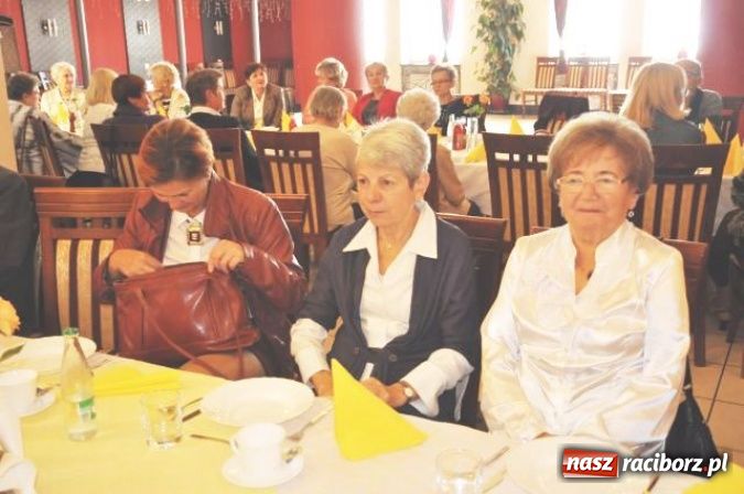 Zdjęcie w galerii na portalu naszraciborz.pl: Nauczyciele seniorzy z Związku Nauczycielstwa Polskiego świętują w Raciborskiej wiadomości z regionu