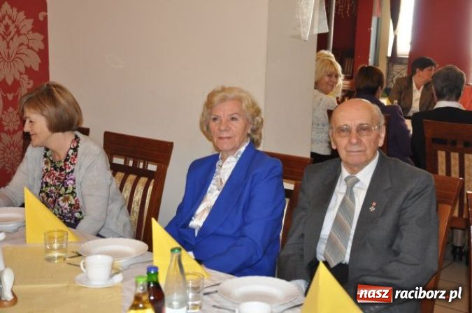 Zdjęcie w galerii na portalu naszraciborz.pl: Nauczyciele seniorzy z Związku Nauczycielstwa Polskiego świętują w Raciborskiej wiadomości z regionu